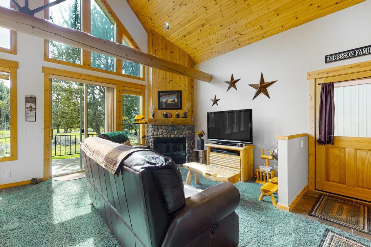 Cinnamon Teal Chalet Редмънд Екстериор снимка