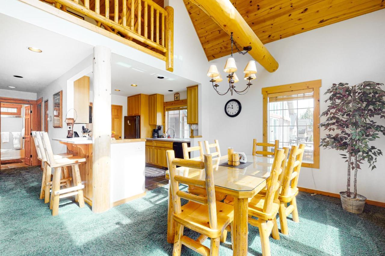 Cinnamon Teal Chalet Редмънд Екстериор снимка