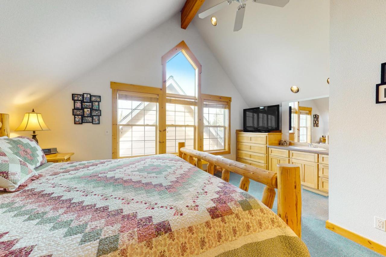 Cinnamon Teal Chalet Редмънд Екстериор снимка