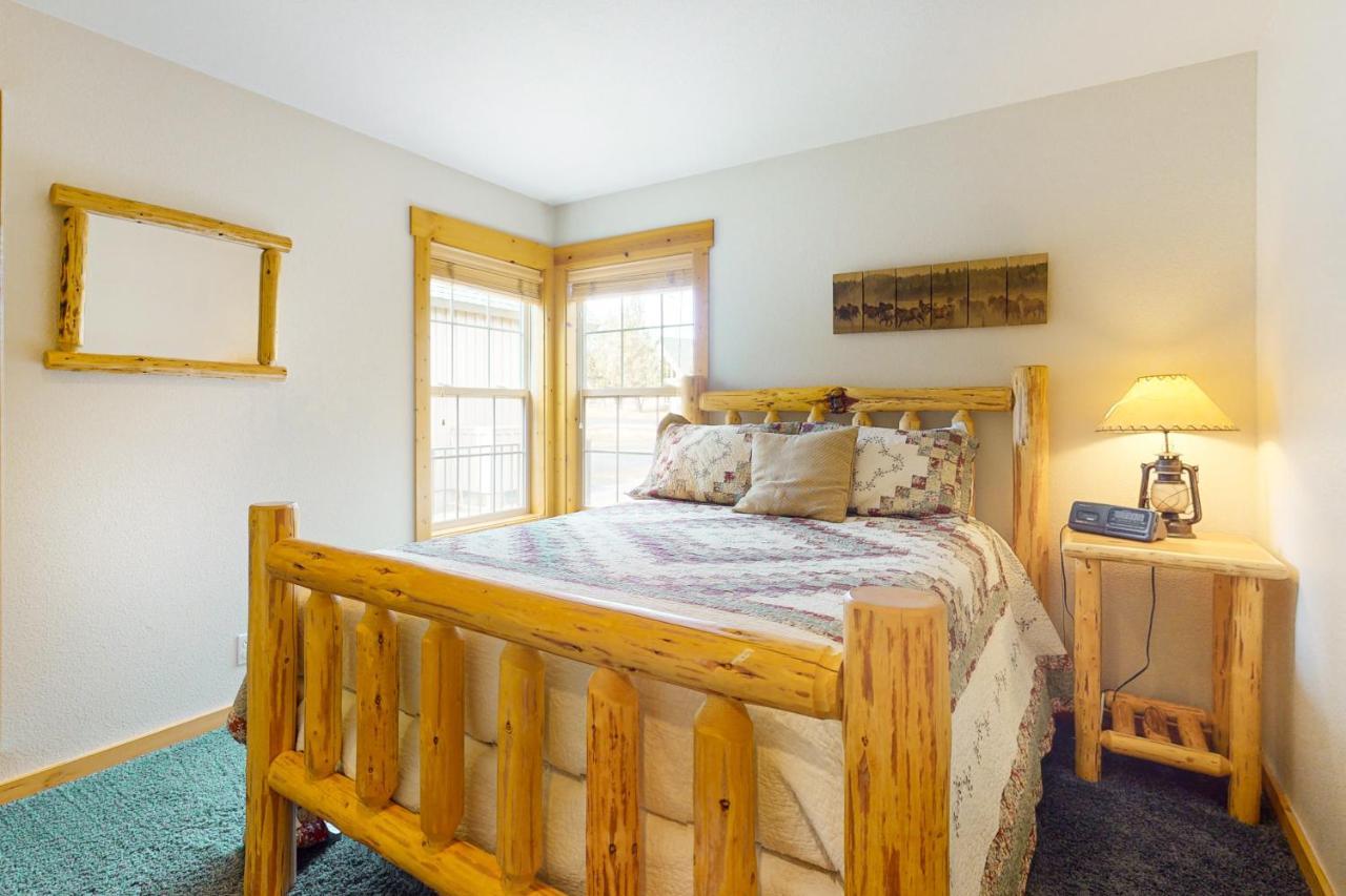 Cinnamon Teal Chalet Редмънд Екстериор снимка
