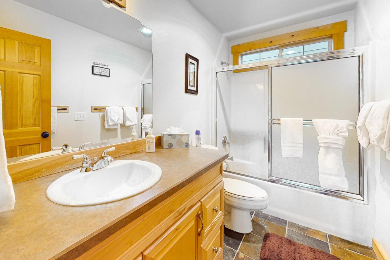 Cinnamon Teal Chalet Редмънд Екстериор снимка